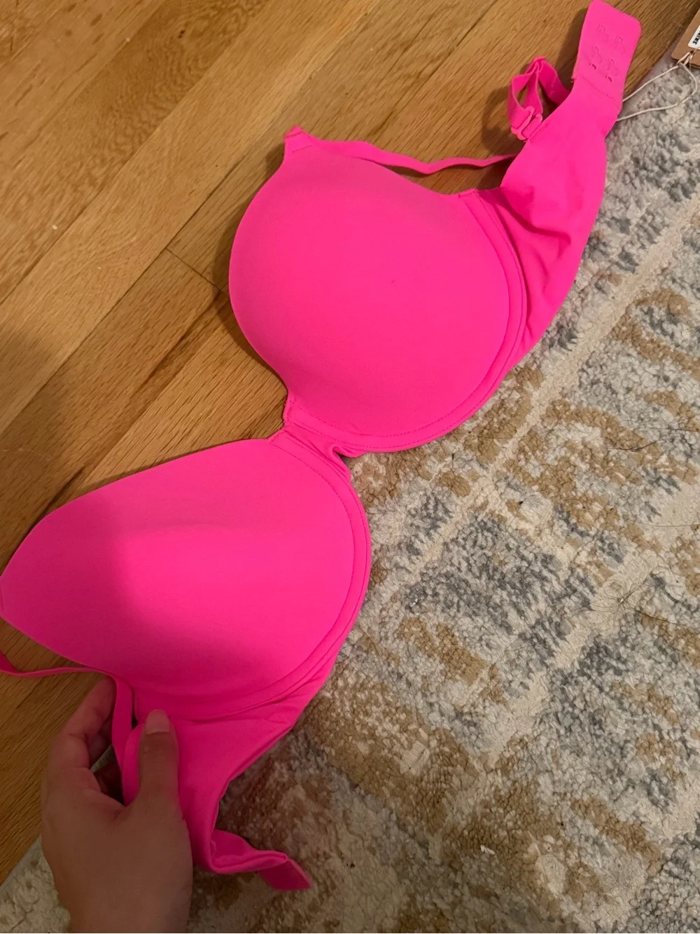 Skims firs everybody tshrt bra in Hot pink